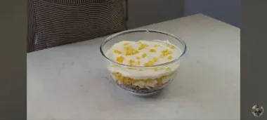 Багатошаровий салат з тунцем: рецепт, який врятує, коли гості вже на порозі