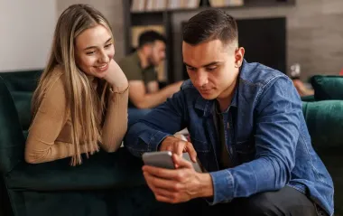 Популярный среди украинцев банк запустил "совместные карты": как это работает и для кого