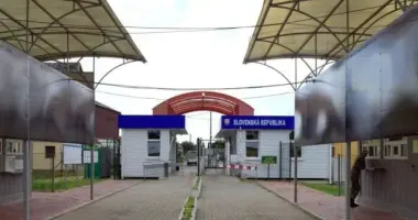 В Закарпатье устанавливают бетонные блоки у границы: в ГПСУ объяснили причину