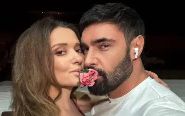 Могилевська та Козловський пристрасно поцілувались під час концерту: мережа вибухнула реакціями