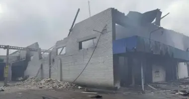 В Днепропетровской области дроны РФ уничтожили склад популярных чипсов и сухариков