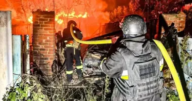 Ночная атака на Харьковщине: россияне обстреляли гражданские дома, есть пострадавшие