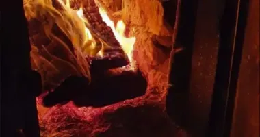 В Ровенской области подросток обжегся, разжигая печь бензином