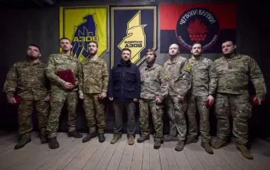 Зеленський відвідав позиції "Азову" на фронті: говорили про зброю та оборону