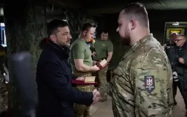 Zelenskyy visits command post of National Guard’s Rubizh Brigade in Dobropillia direction. PHOTOS