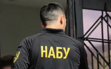 Prosecutors and special forces conduct night search at NABU employee’s home, use physical force