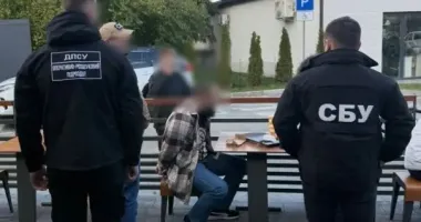 На Закарпатті затримали киянина, який намагався незаконно переправити через кордон жителя Ужгорода