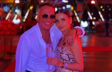 Украинская девушка Ван Дамма впервые показала совместное фото