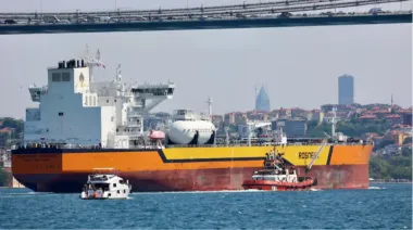 Russian oil exports slump as US sanctions take effect, Bloomberg says