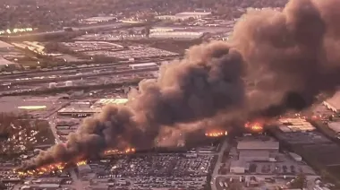 В США разбился грузовой самолет UPS: власти призвали жителей укрыться в укрытиях