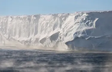 Более половины шельфовых ледников Антарктиды разрушатся: города по всему миру уйдут на дно