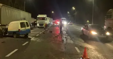 На Вінниччині мікроавтобус зіткнувся із легковиком: загинула жінка