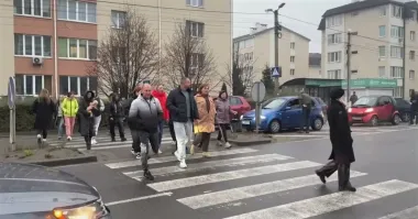 Три года без отопления: жители села на Киевщине вышли на акцию против застройщика (видео)