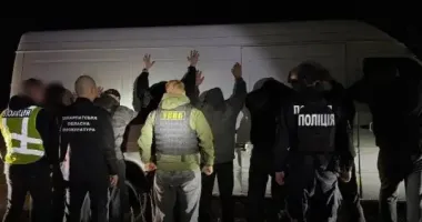 П'ять авто, квадрокоптер і $8000 з людини: викрито організовану банду переправників через річку Тиса