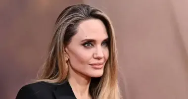 Звезда Голливуда Анджелина Джоли приехала в Херсон с гуманитарной миссией