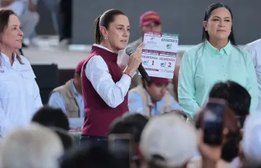 К президентке Мексики домогались в прямом эфире: что известно (видео)