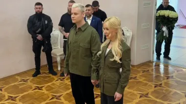 Патриотизм по-российски: Мизулина и Шаман поженились в милитари-образах от Ива Сен-Лорана