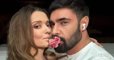 "Ми дружимо сім'ями": дружина Віталія Козловського відреагувала на поцілунок її чоловіка з Могилевською