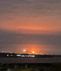 Дроны атаковали НПЗ в Волгограде, а российская ПВО ударила по многоэтажке, — соцсети (видео)