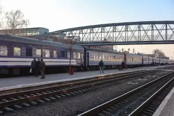 РФ атакувала залізницю у кількох областях: низка потягів затримуються (список)