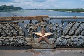 Мост Патона рассыпается на глазах: почему 72-летнюю легенду Киева не ремонтируют годами