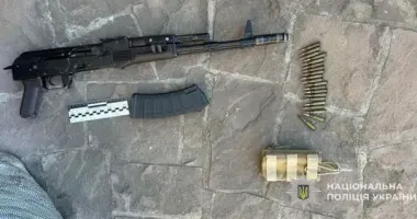 В Тернопольской области будут судить мужчину, который незаконно хранил автомат Калашникова и патроны