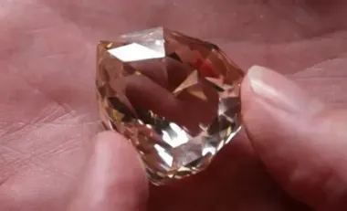 Флорентийский бриллиант нашли после столетнего исчезновения: Габсбурги рассказали, где он был (фото)