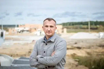 Полмиллиарда на "восстановление": фирма, связанная с экс-мэром Ирпеня Карплюком, получила заказ без тендера