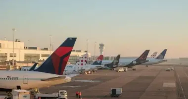 Дрони в Брюсселі зірвали поїздку німецького прем’єра, який летів обговорювати боротьбу з дронами, — Bild