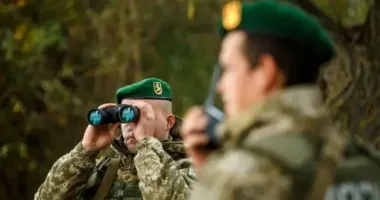 Прикордонникам пропонували понад 22 мільйона: в ДПСУ розповіли про спроби виїхати за кордон за хабар