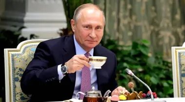 Паутина Путина: глава Кремля устроил на высокие должности 24 родственника (расследование)