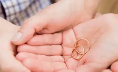 Українки масово виходять заміж за поляків: про повернення не може бути й мови