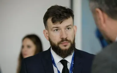 Повинен прийти push у "Дії": хто отримає "зимові" 6500 гривень і на що можна витратити