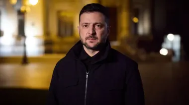 Зеленский: Чиновники должны увеличить возможности военных покупать необходимую технику