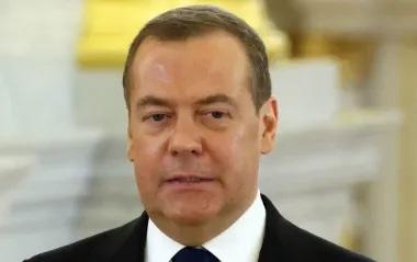 "Друзям Путіна" з німецької АдН заборонили зустрітися з Медведєвим у Сочі