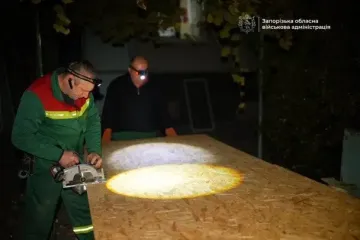 У Запоріжжі ліквідовують наслідки ворожої атаки (фото)