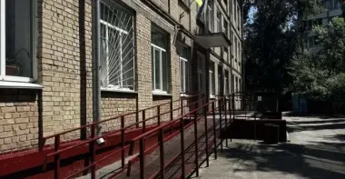 Для київської школи у Печерському районі будують шкільне укриття із завищеними цінами на матеріали: переплата може перевищити 11 млн грн