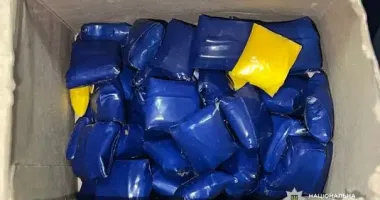 В Одесской области задержали женщину с сотней пакетов опасных психотропов