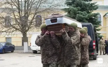 Kyiv bids farewell to marine and Ukraïner photographer Kostiantyn Huzenko. VIDEO+PHOTOS