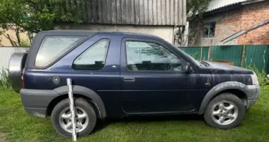 На Тернопільщини молода пара підпалила військове авто: що загрожує зловмисникам