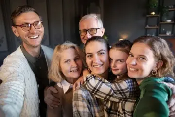 Як налагодити стосунки з батьками літнього віку: ці поради допоможуть відновити втрачений зв’язок