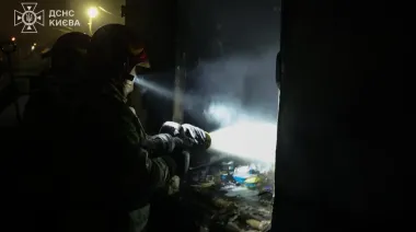 Рятувальники показали наслідки нічної ворожої атаки на Київ