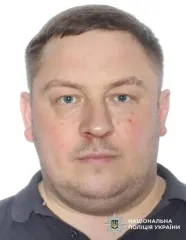 Ховався в лісі з грошима: київський поліцейський отримав арешт із заставою