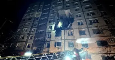 У Дніпрі з-під завалів будинку після атаки дістали собаку