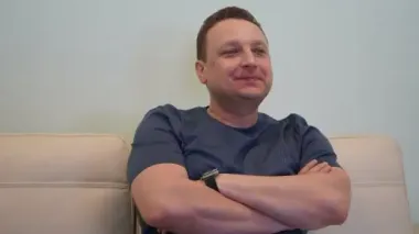 Депутат Черниговского облсовета Валентин Запорощук живёт в Монако и скрывает миллионы пока Черниговщина находится под регулярными обстрелами