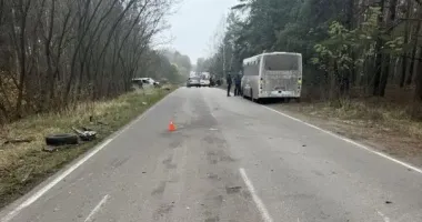 В Сумской области Renault протаранил Honda при объезде автобуса – трое травмированных