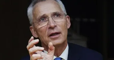 "Це могло спровокувати Третю світову": Столтенберг розповів про дзвінок Зеленського в перший день війни