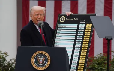 "За счет пошлин": Трамп пообещал каждому американцу по 2 тысячи долларов