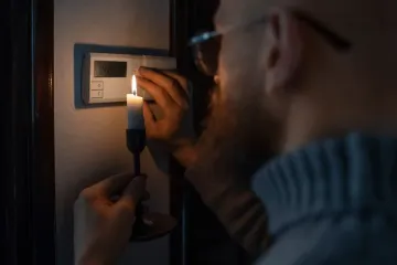 Графики отключений на 10 ноября: кому придется провести большую часть суток без света (фото)