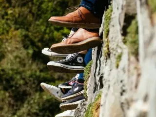 С Всемирным днем молодежи 2025 года: искренние и теплые поздравления в прозе и стихах, открытки с красивыми фразами